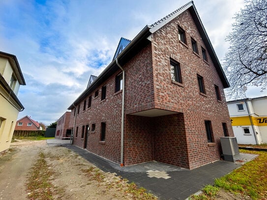 Neubau-Wohnung mit überdachtem Stellplatz und modernem Grundriss!