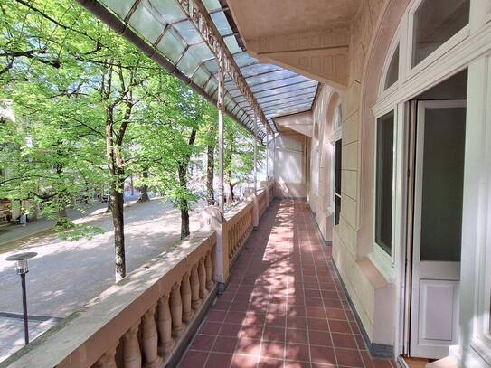 Großzügige, modernisierte 3-Zimmer-Altbau-Wohnung im Herzen von Bad Pyrmont an der Hauptallee