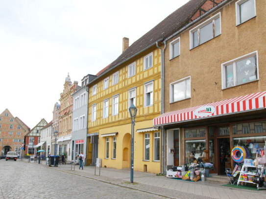 Stadthaus Mehrfamilienhaus mit Gewerbeteil