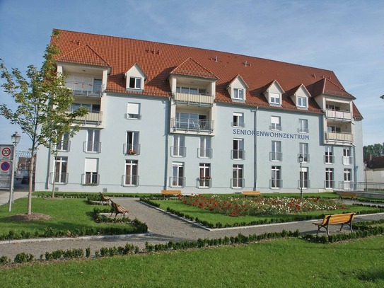 Seltene Gelegenheit... helle 2 Zimmer-Wohnung mit Loggia und Tiefgaragenstellpiatz im Seniorenwohnzentrum "Unteres Tor"