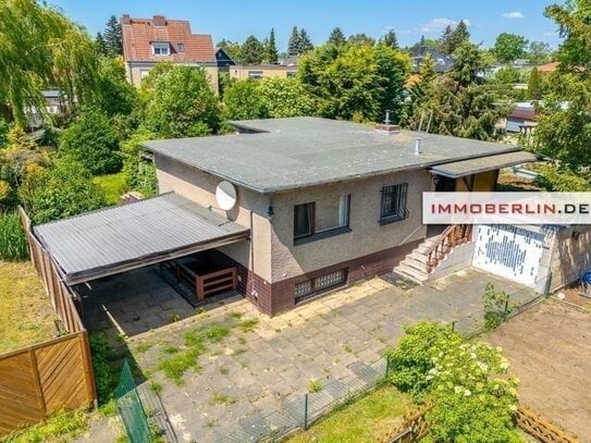 IMMOBERLIN.DE - Sehr angenehmer Bungalow mit Südwestgarten beim Britzer Garten