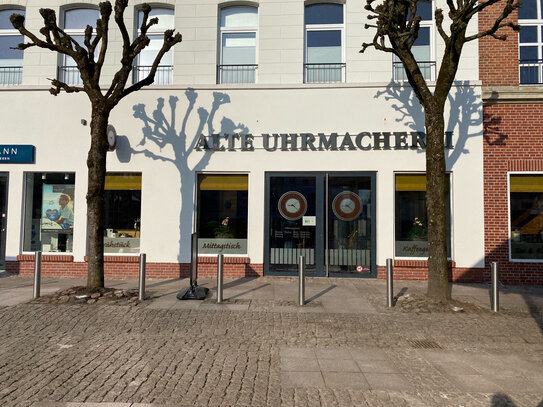 Inmitten der Auricher Innenstadt: modernes, großflächiges Café/Bistro zu vermieten!