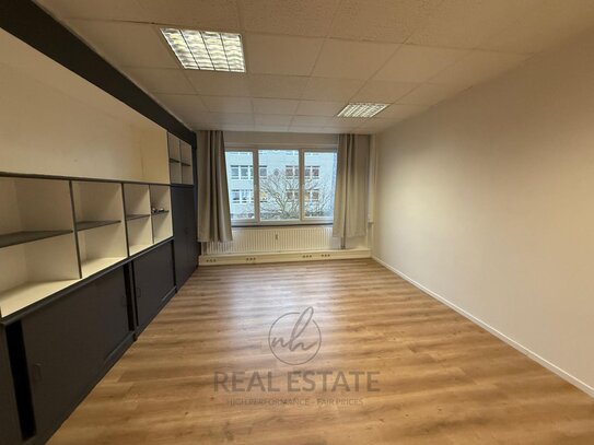 Helles 230 m² Büro mit Kanalblick und direktem Lastenaufzug im 3.OG in zentraler Lage