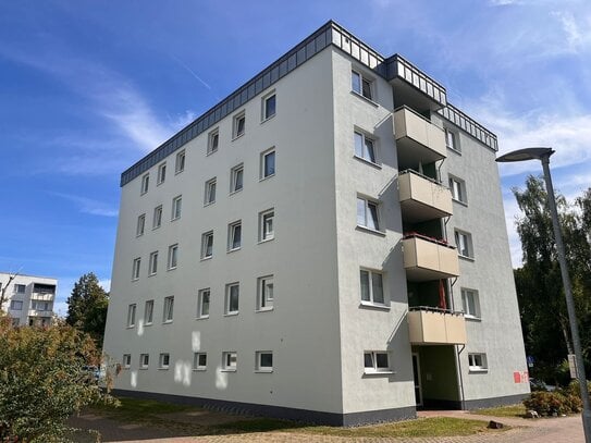 Attraktive 2-Raumwohnung mit Balkon, Einbauküche und Fahrstuhl zu verkaufen – Ideale Kapitalanlage