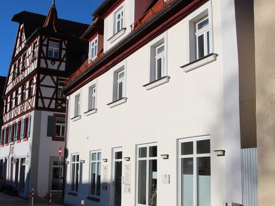 Kernsaniertes Schmuckstück: 3-Zimmer-Wohnung mit Balkon im Herzen von Schwabach