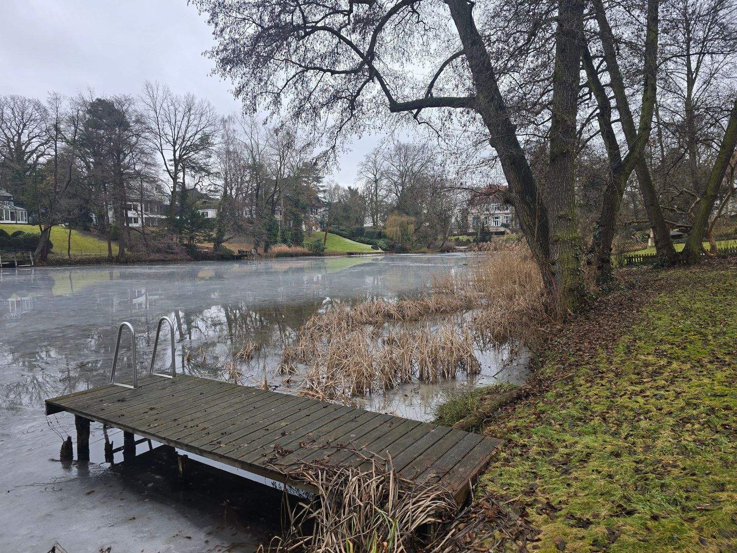 Attraktives Reihenhaus mit direktem Seezugang - Photo 1