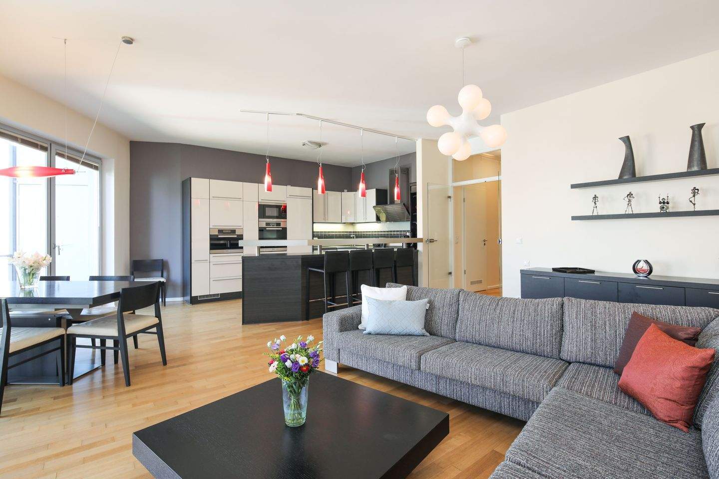 Hochwertige und moderne 4 Zimmerwohnung mit großzügiger Terrasse in der Mitte von Berlin - Foto 1