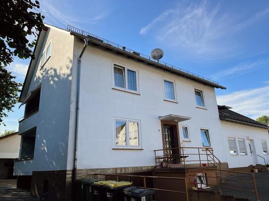 Gepflegte und geräumige Wohnung in Zweifamilienhaus mit Balkon und Garten in Emstal Sand