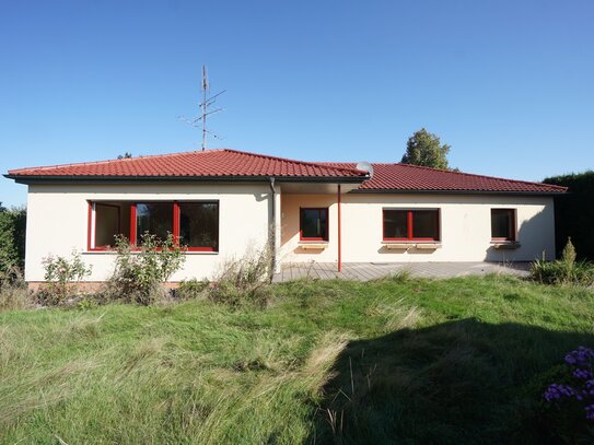 Alleinauftrag - Einfamilienhaus - Bungalow mit großem Grundstück