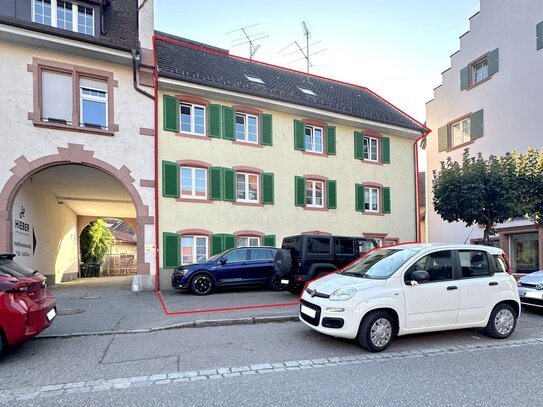 Mehrfamilienhaus in Mitten von Steinen mit Garten!