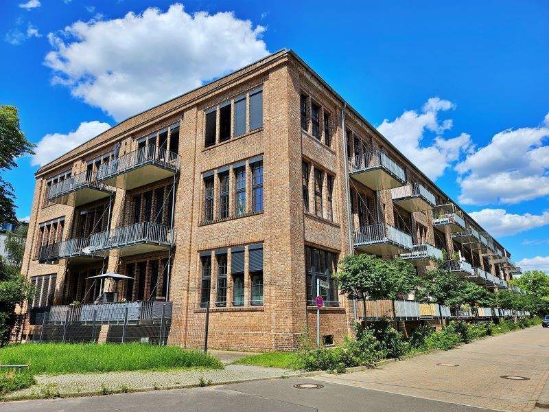 Besonderes Loft mit Spreeblick, zwei große Balkone und Kamin