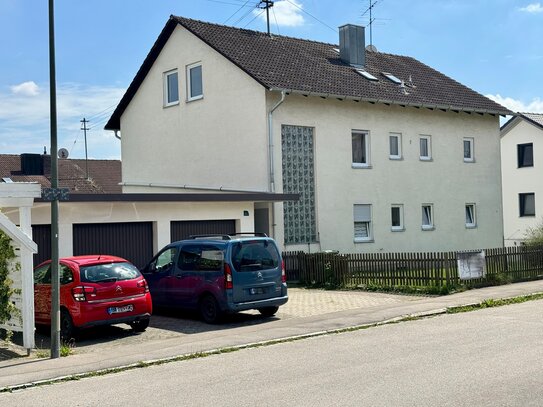 Gepflegtes und großzügiges Mehrfamilienhaus mit 3 Wohnungen!!!!