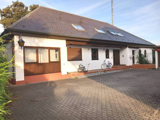 Großzügige 3 Zimmer Wohnung mit Einbauküche, Wintergarten, Terrassse, Garten und Garage in ruhiger Wohnlage in Baldingen