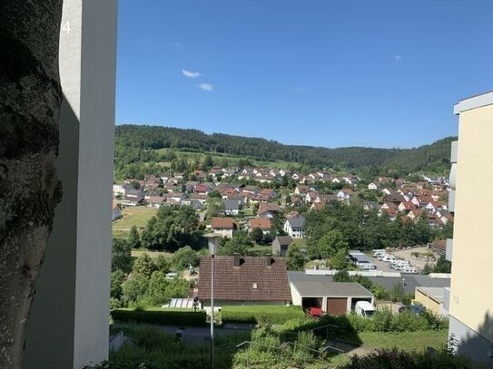 Geräumiges Apartment mit Balkon, Garage und schönem Ausblick