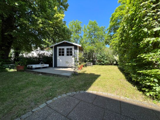 Schöne 2-Zimmer-Wohnung mit eigenem Gartenanteil und Tiefgaragenstellplatz in zentraler Lage von Trudering-Riem