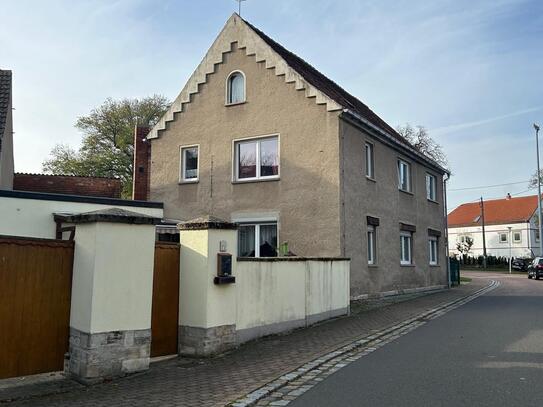 +++ Schönes Bauernhaus mit Nebengelassen in Gerstewitz +++