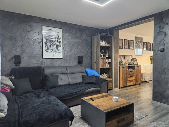 Zwei Zimmer Wohnung mit Terrasse, Gartenanteil und Garage in ruhiger Lage!