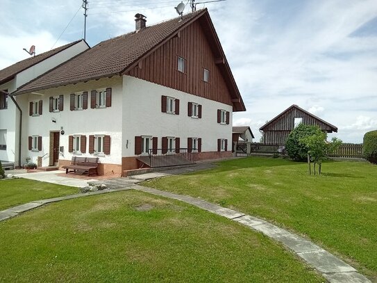 Dieses gepflegte ehemalige Bauernhaus mit einer wunderbaren Geschichte sucht seine neuen Bewohner!