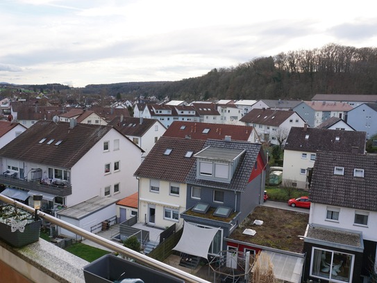 Kapitalanlage mit guter Rendite 2-Zimmer Wohnung im 4. OG mit Küche, Balkon, Bad, PKW Stellplatz