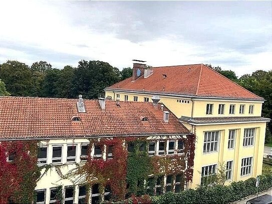 Königinstr., kurzer Fußweg zur Uni, Eingang Engl. Garten vor der Tür