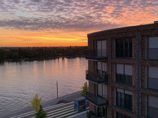 Wohnen am Wasser, Südmole-Zollhafen, 5.OG, neuwertige 3,5-Zimmer, zwei Balkone, EBK