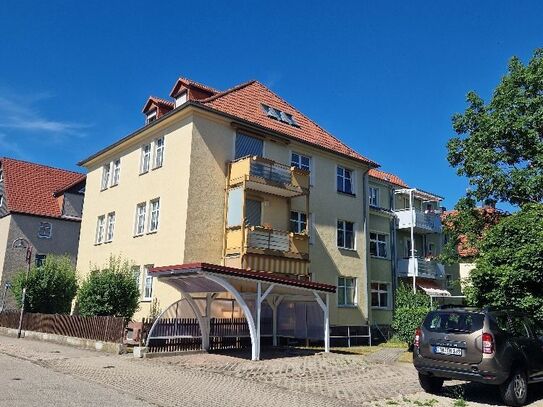 Attraktive 4-Raum-Eigentumswohnung mit Balkon und Carport