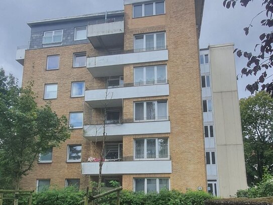 Helle und freundliche Wohnung, schöner Blick aus 3. OG, mit Balkon und Fahrstuhl