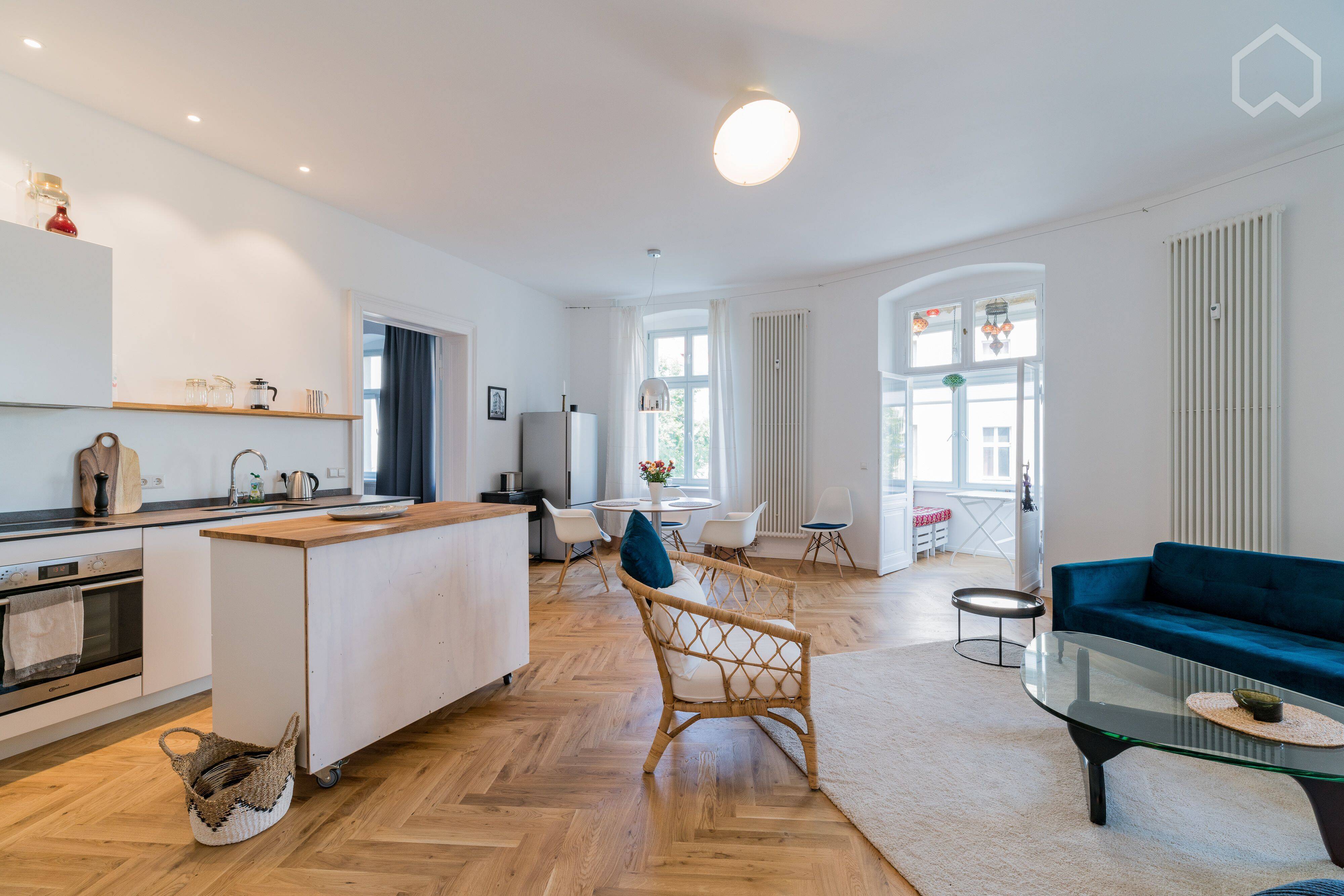 Renovierte Altbau-Wohnung mit Erker in Kreuzberg nahe Markthalle 9 / Görlitzer Bahnhof - Photo 1