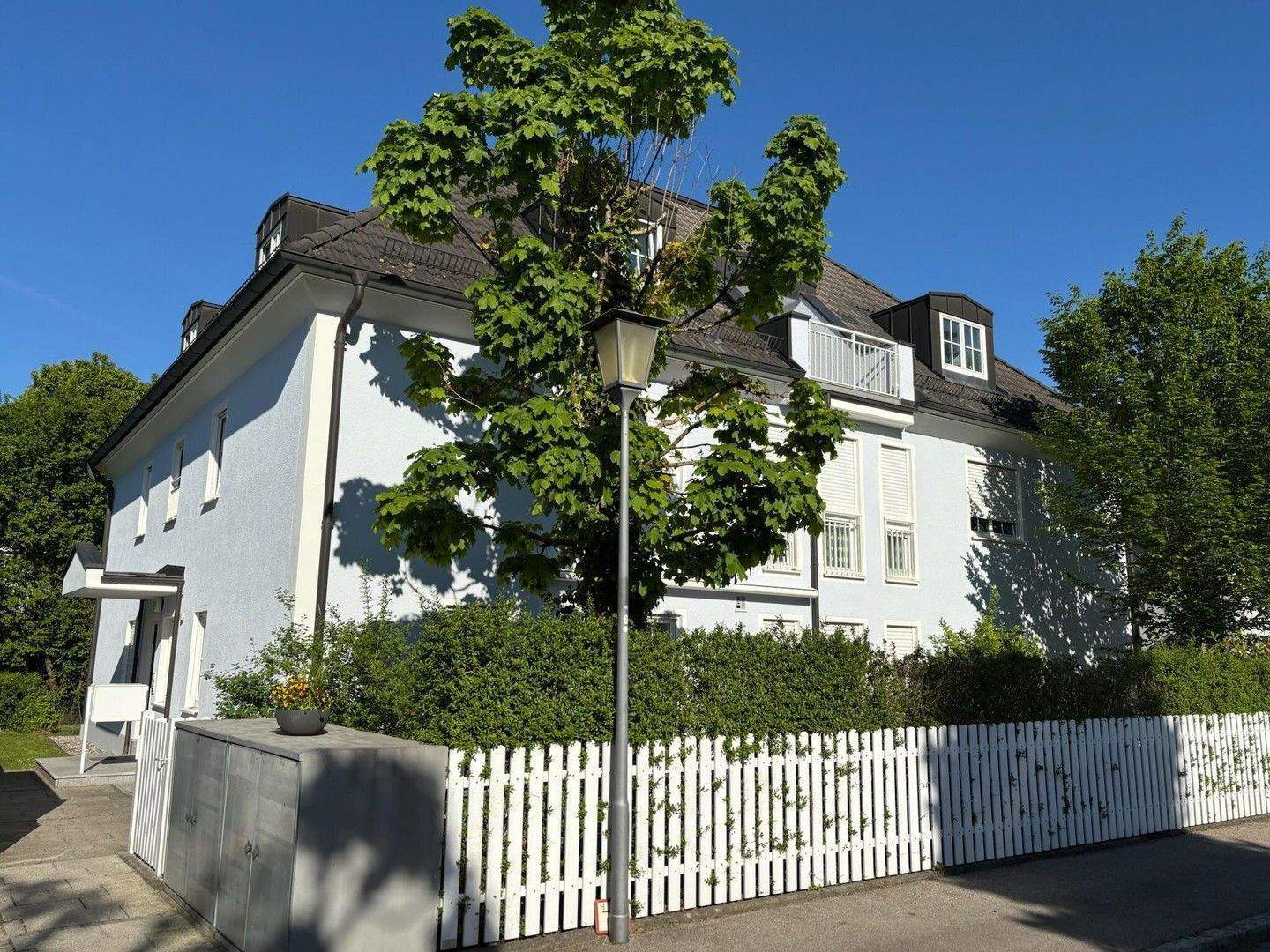 Langfristige Kapitalanlage: Wunderschöne sonnige Dachgeschoß-Galerie Wohnung