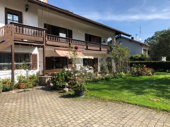 Großzügige helle Wohnung mit Landhaus-Charme zur Miete