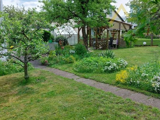 Mehrgenerationenhaus in bevorzugter Lage mit großen Garten