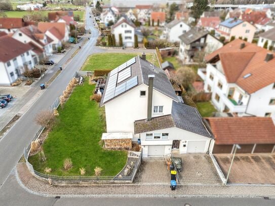 Platz für die ganze Familie: Viel Wohnfläche, großes Grundstück und ruhige Lage