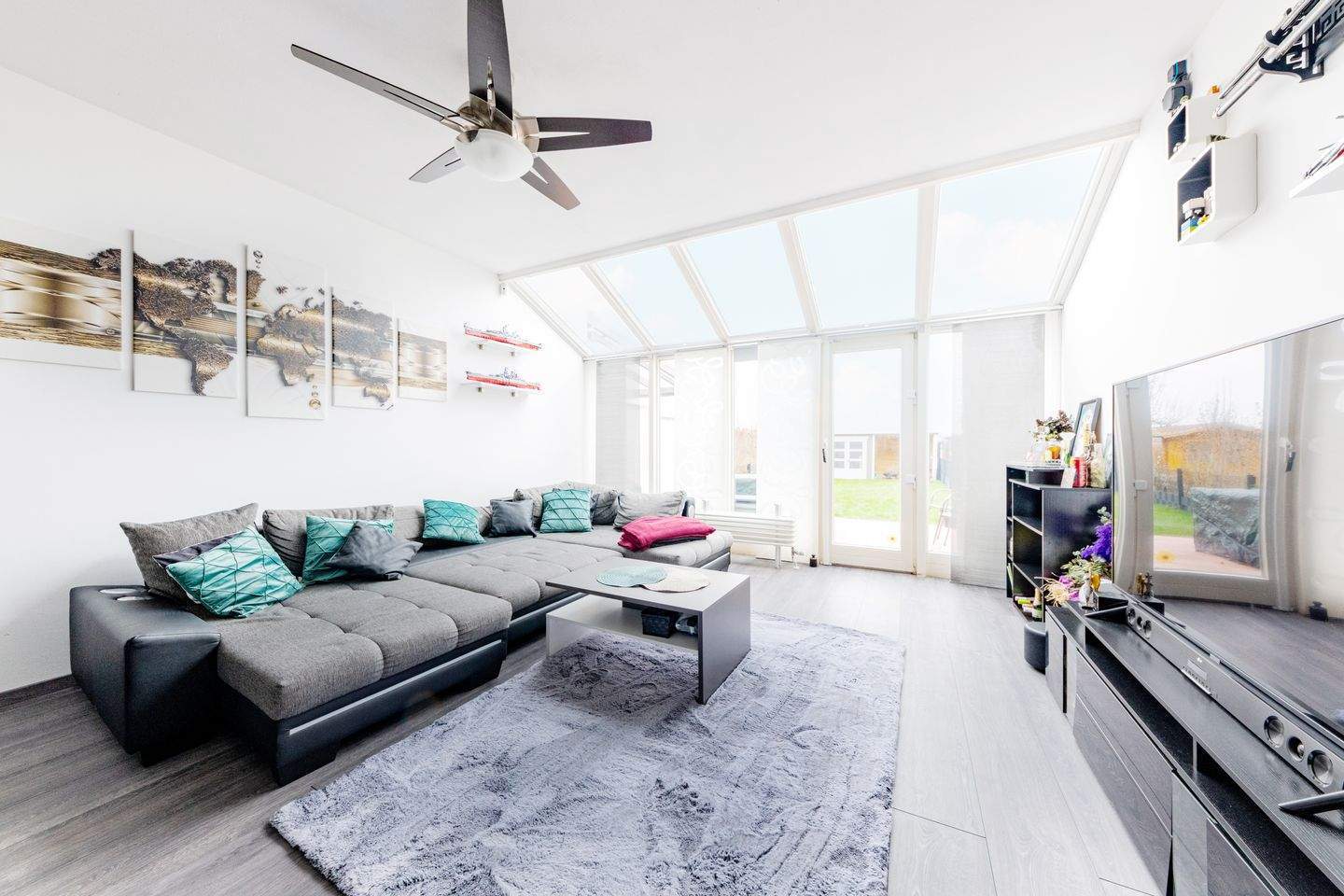 Sehr gepflegtes Reihenmittelhaus mit Garten und vielen Extras in direkter Feldrandlage!