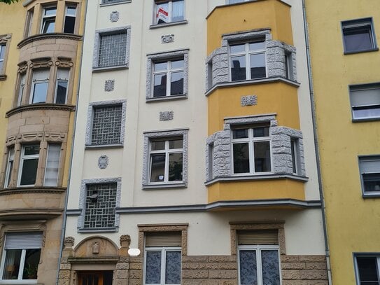 Große Wohnung mit 105 m² und Balkon