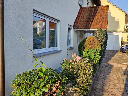 3-4 Zimmer-Maisonette mit Balkon und zwei Pkw-Stellplatze