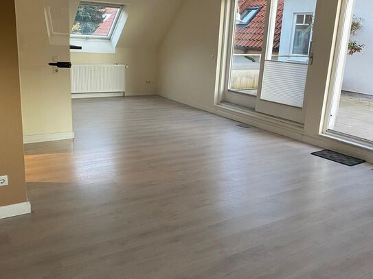 4Z DG-Wohnung mit großer Dachterrasse + Kellersauna in Bad Salzuflen Asenberg / Kurpark