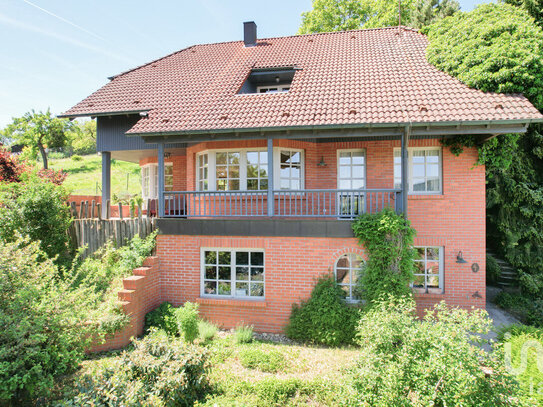 Wohnen und Arbeiten vereint: Traumhaus mit anerkanntem Büro und Panoramablick!