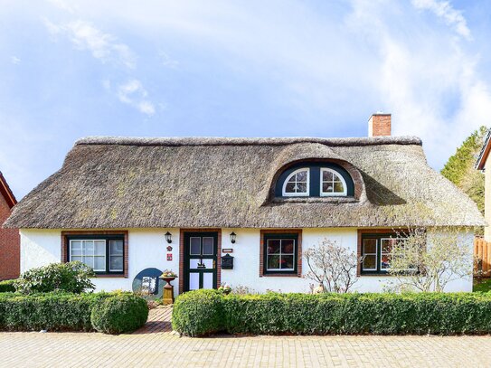 Reetdachkate mit Gästehaus in Nähe zum Nord-Ostsee-Kanal