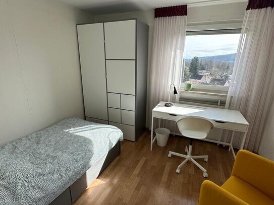 Renditestarke WG-Wohnung in Uninähe, möbliert mit EBK, Balkon + Garage *PROVISIONSFREI*