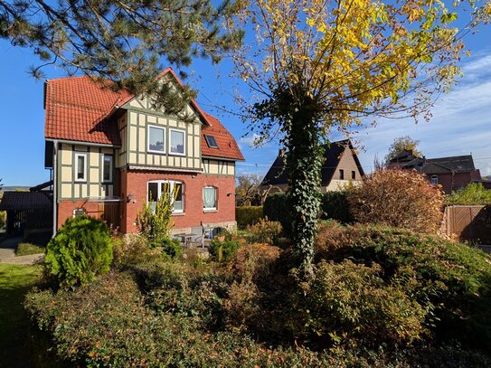 Historische Fachwerkvilla mit Charme: Stilvolle Eleganz trifft auf modernen Komfort in zentrumsnaher Lage.