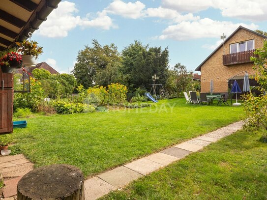 Charmante Doppelhaushälfte mit 4 Zimmern, Garage und Garten in Sülfeld