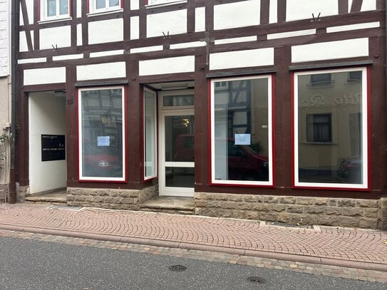 Gepflegtes Ladenlokal / Büro inkl. Parkplatz in bester Geschäftslage von Witzenhausen