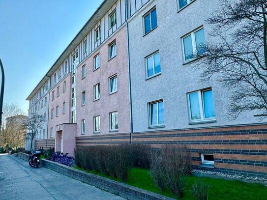 Großzügige 2-Zimmer-Wohnung mit sonnigem Wintergarten