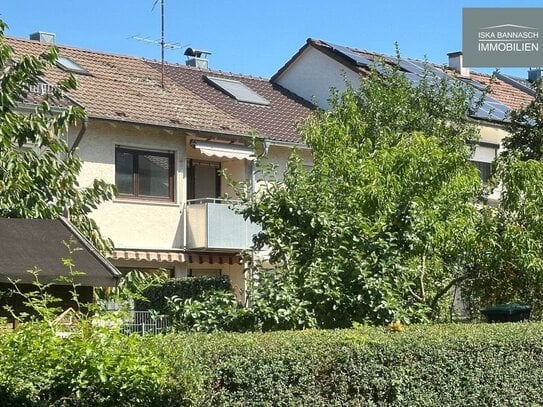 Reihenmittelhaus - Sanierungsobjekt - in Leonberg mit Garten