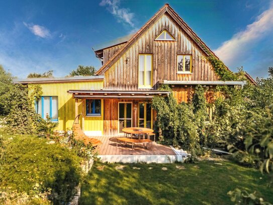 Wohntraum im naturnahen Grün... vom Architekten baubiologisch konzipiertes Haus mit herrlichem Garten inklusive Schwimm…