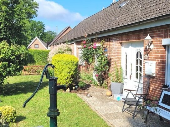 Schöne Doppelhaus Hälfte nahe der Lübecker Bucht - 4 Räume und großer Garten sucht eine neue Familie