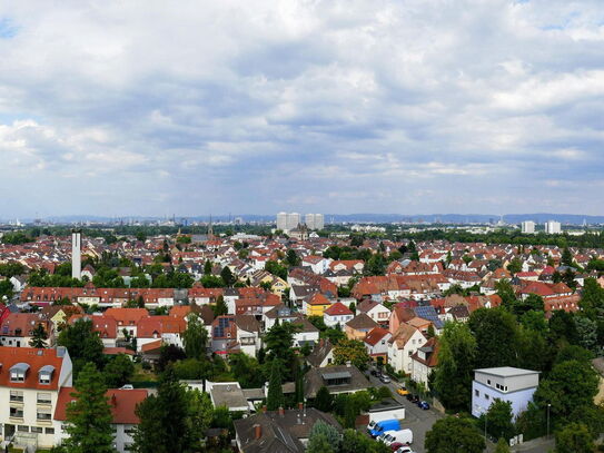 Helle Wohnung - 3 Zimmer, Küche, Bad, Balkon mit Weitblick