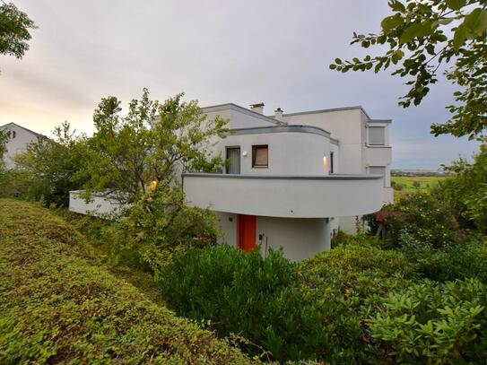 Individuelles Split-Level-Reihenendhaus mit Weitblick und traumhaft schönem Garten