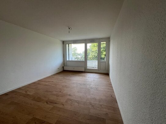 **Ideal für Singles: 1 Zimmer Apartment mit Balkon!