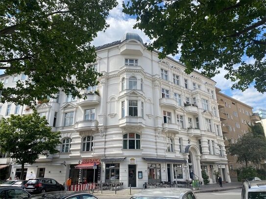 Dachwohnung mit Atriumterrasse im renovierten Stuckaltbau - VERMIETET